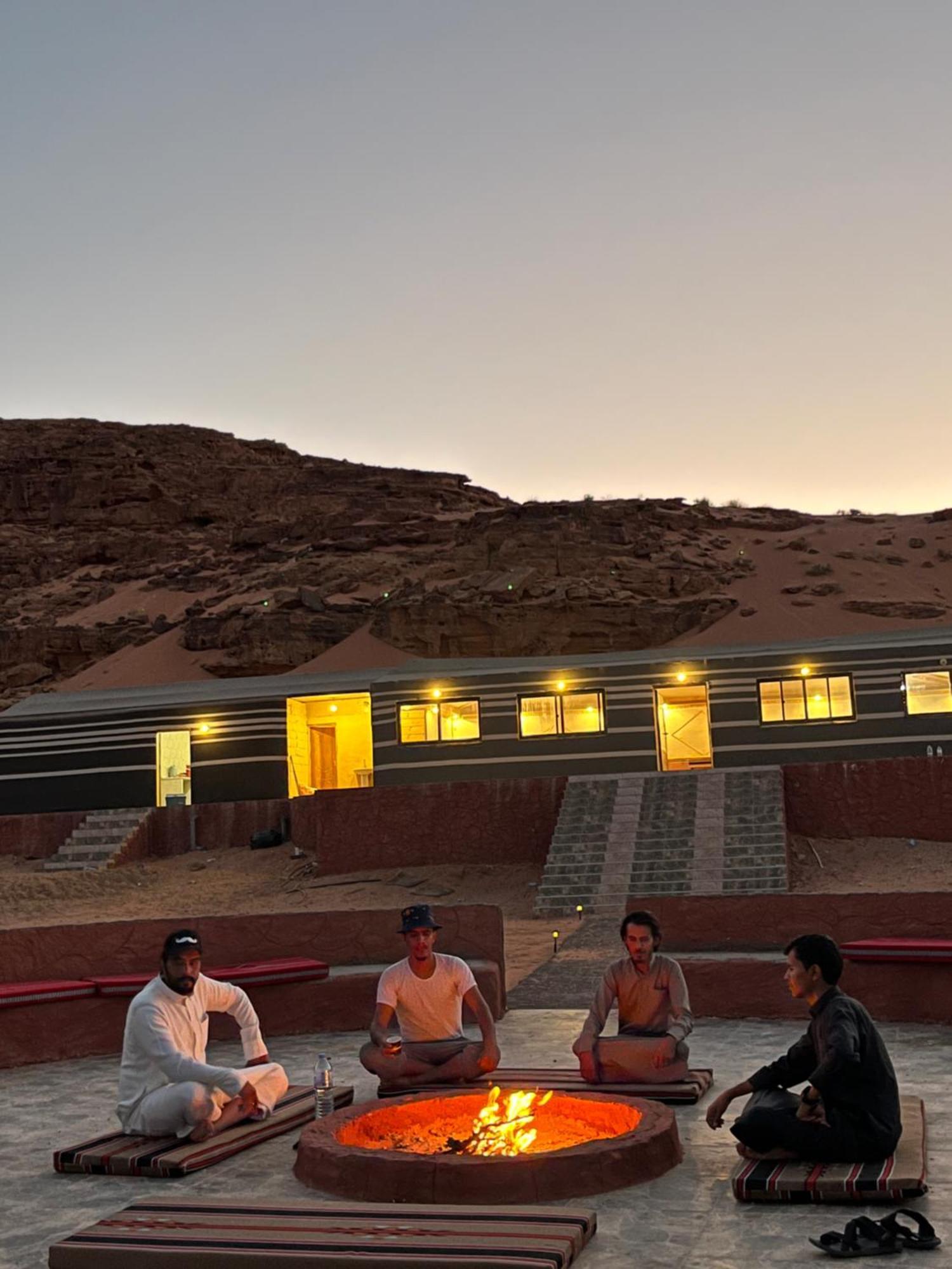 Wadi Rum Camp Stars & Jeep Tour Hotel Exterior foto