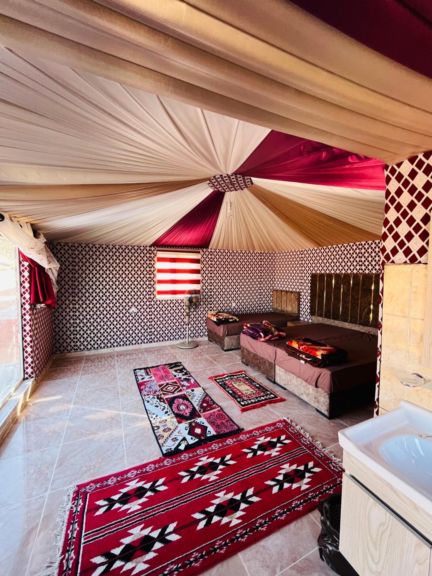 Wadi Rum Camp Stars & Jeep Tour Hotel Exterior foto