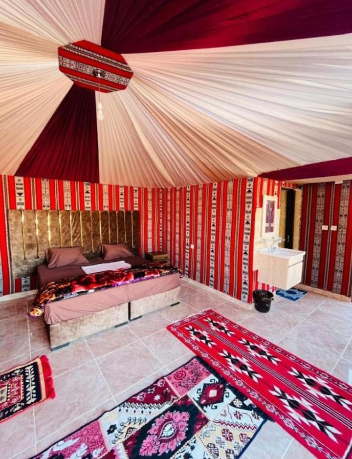 Wadi Rum Camp Stars & Jeep Tour Hotel Exterior foto