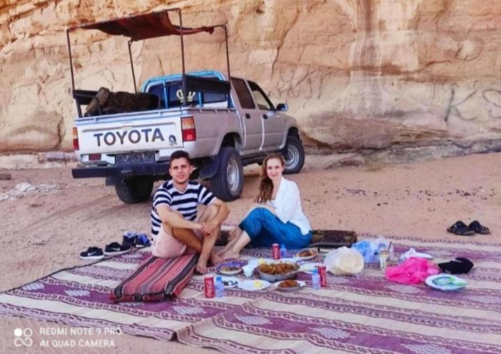 Wadi Rum Camp Stars & Jeep Tour Hotel Exterior foto