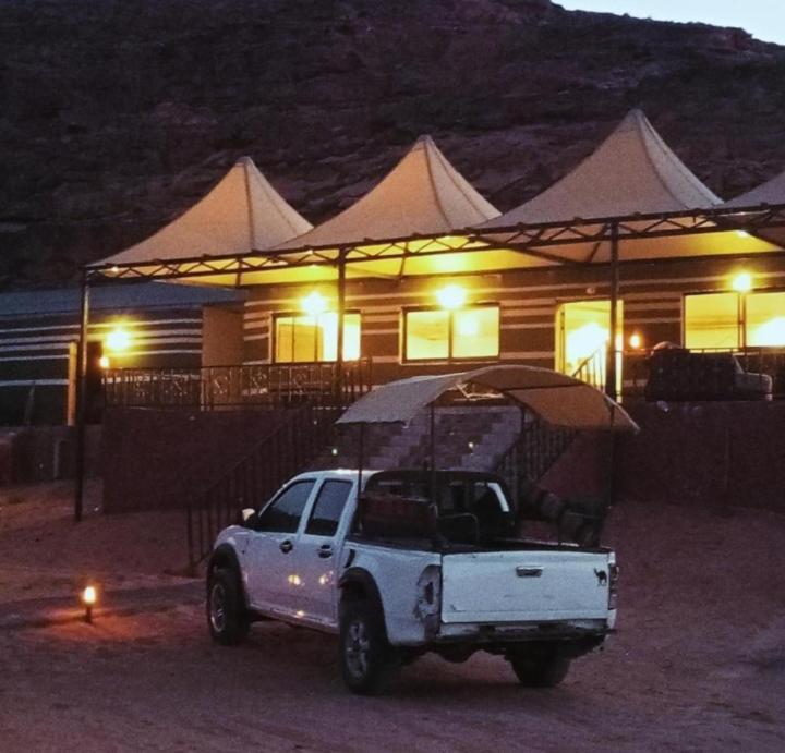 Wadi Rum Camp Stars & Jeep Tour Hotel Exterior foto