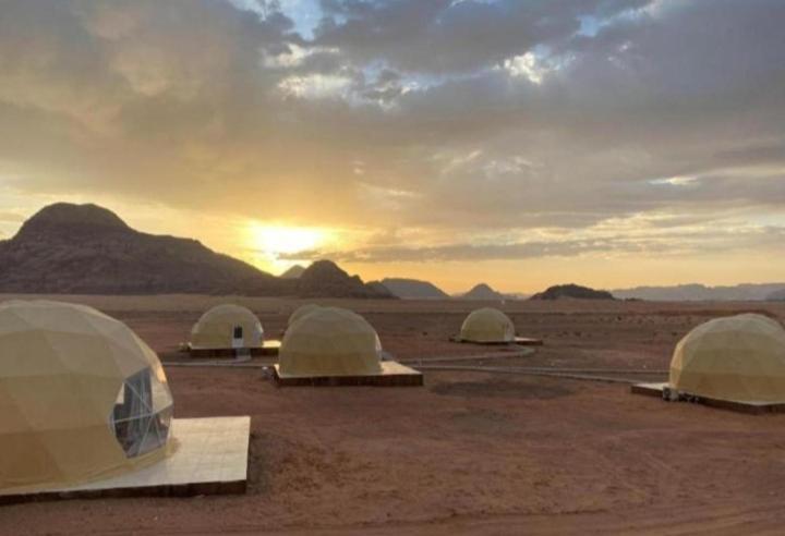 Wadi Rum Camp Stars & Jeep Tour Hotel Exterior foto